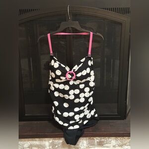 Women’s Retro Swimsuit Sz 18 Polka white/black  Padded Bra Full Coverage